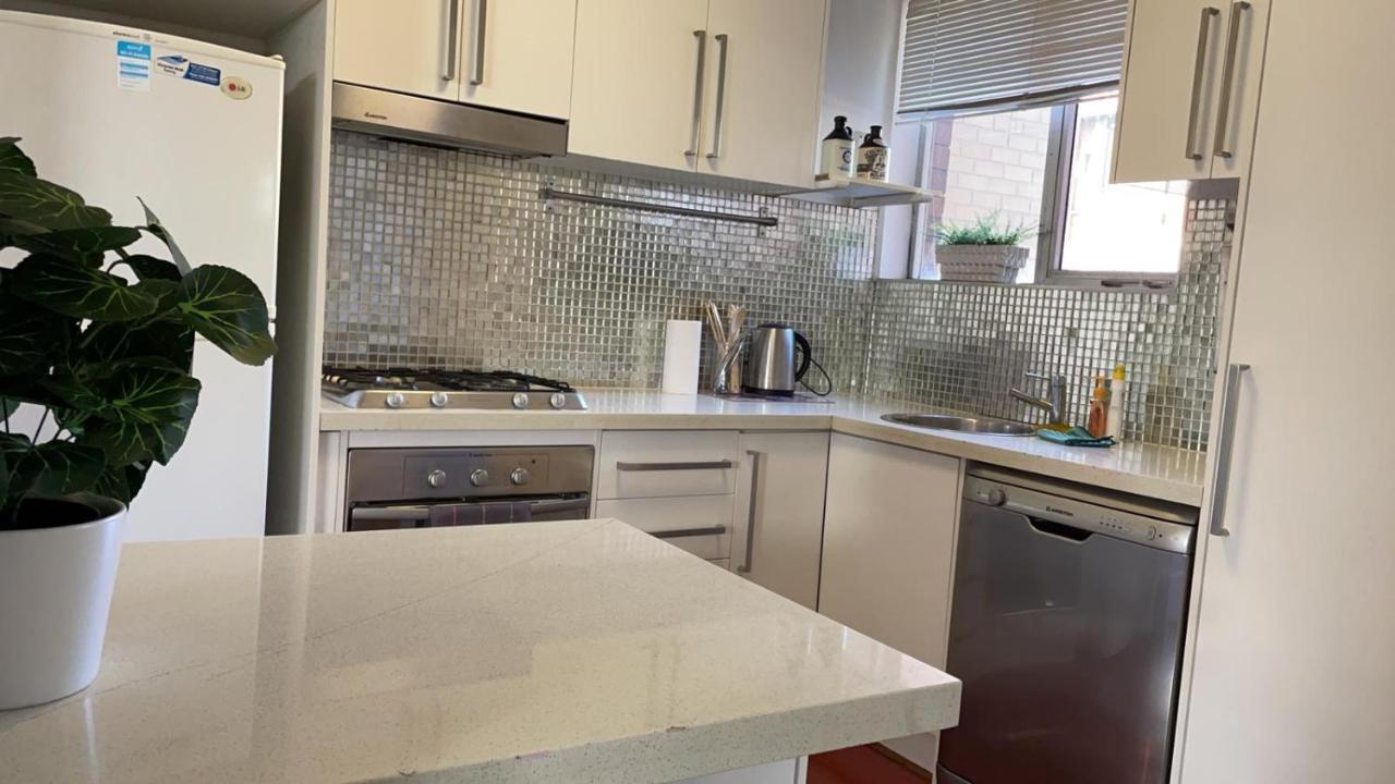 St Kilda Beachfront 2 Bedroom Apartment Melbourne Buitenkant foto